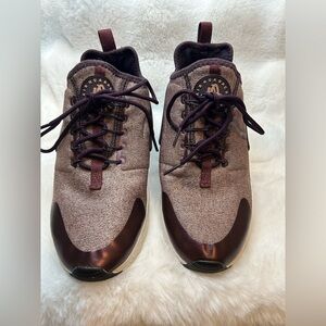 Nike Plum Hurache Sneakers